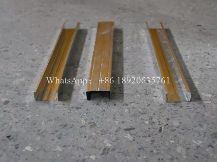 M&aacute;quina Perfiladora de Rieles para Drywall Tres en Uno C/U/Omega