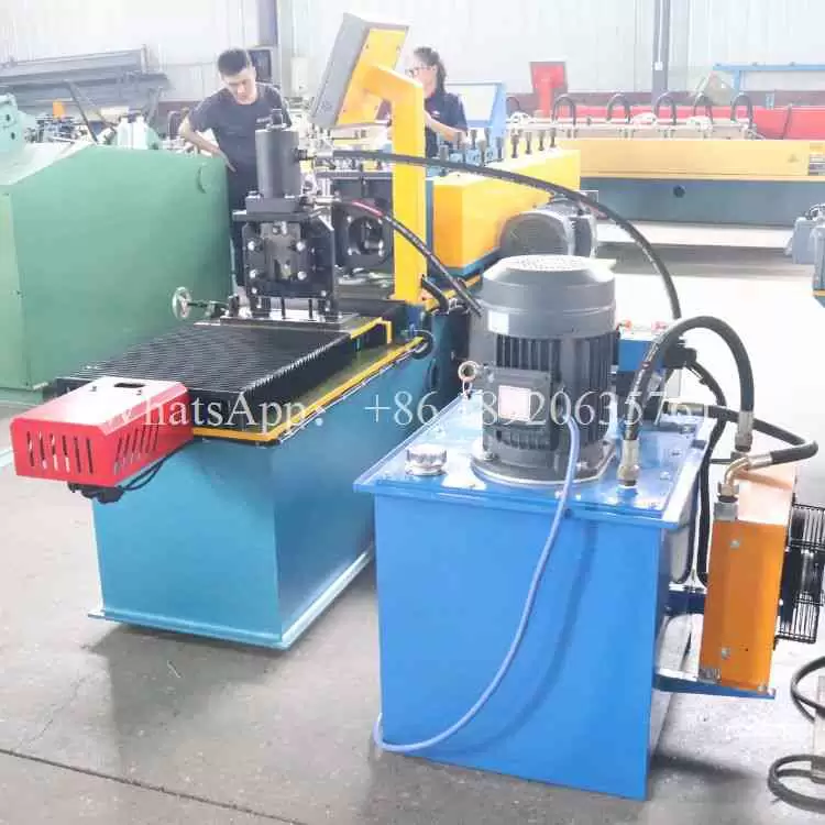 Maquina para hacer metalcom Perfil L Acero Ligero