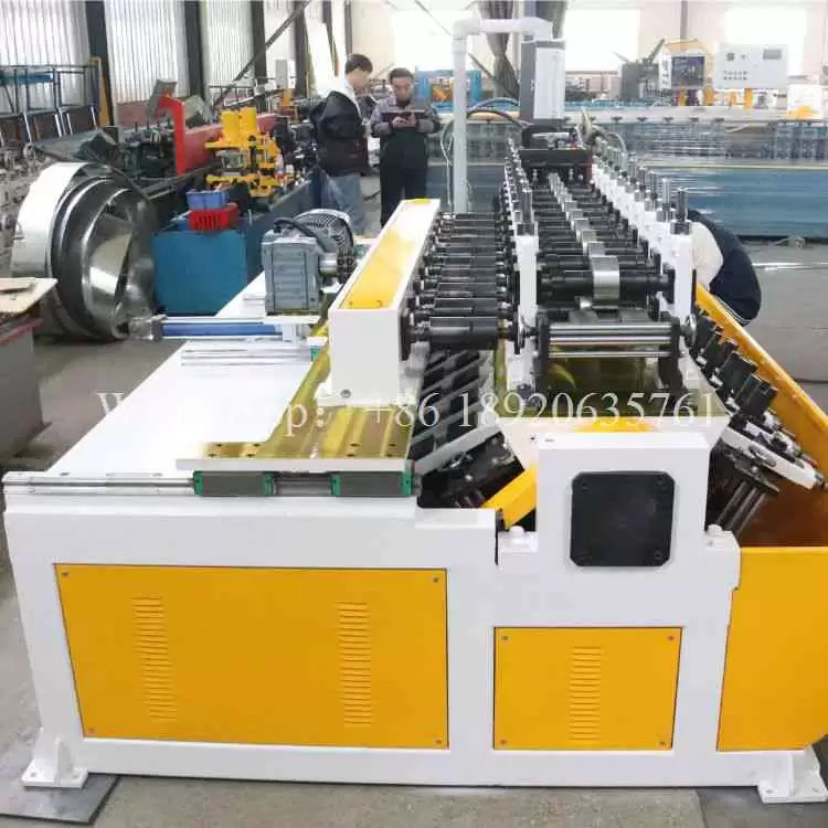 Máquina para Fabricar Quillas de Acero Ligero Cambio C/U/Omega